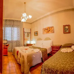 Hillary House 3*, Fiumicino Italy