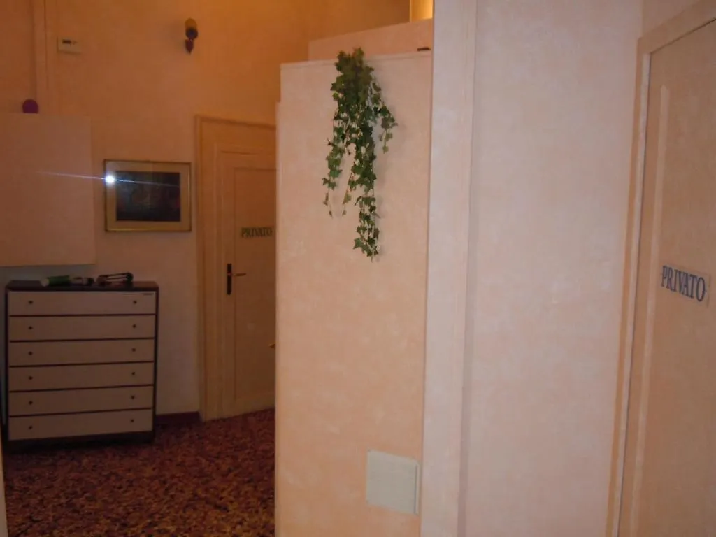 Cadoro Hotel Venice Guest house